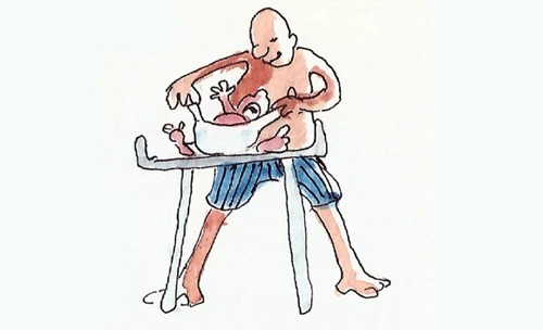 Cười lăn lộn với cách ông bố trẻ chăm con