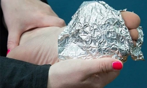 Bất ngờ những mẹo hay chữa bệnh từ kim loại