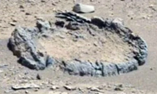 Vòng tròn đá khổng lồ bí ẩn trên sao Hỏa gây tò mò