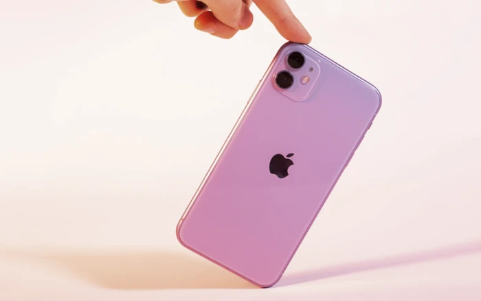 iFan thất vọng vì phiên bản giá rẻ của iPhone 12 cao chót vót