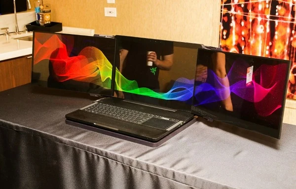 Top 8 máy tính kỳ dị nhất thế giới, có chiếc giống hệt vali