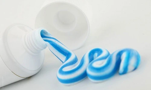 Những phương pháp triệt lông chân an toàn ngay tại nhà