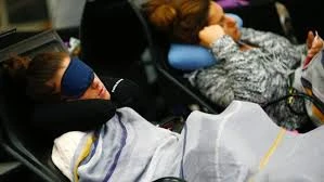 9 loại đồ ăn giúp bạn không bị say máy bay