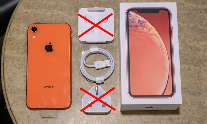 Apple “chơi khó” người dùng với việc cắt phụ kiện iPhone 12