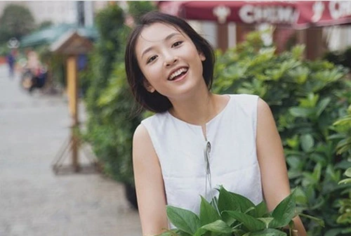 Hot girl đẹp thánh thiện nổi như cồn trên mạng Trung Quốc