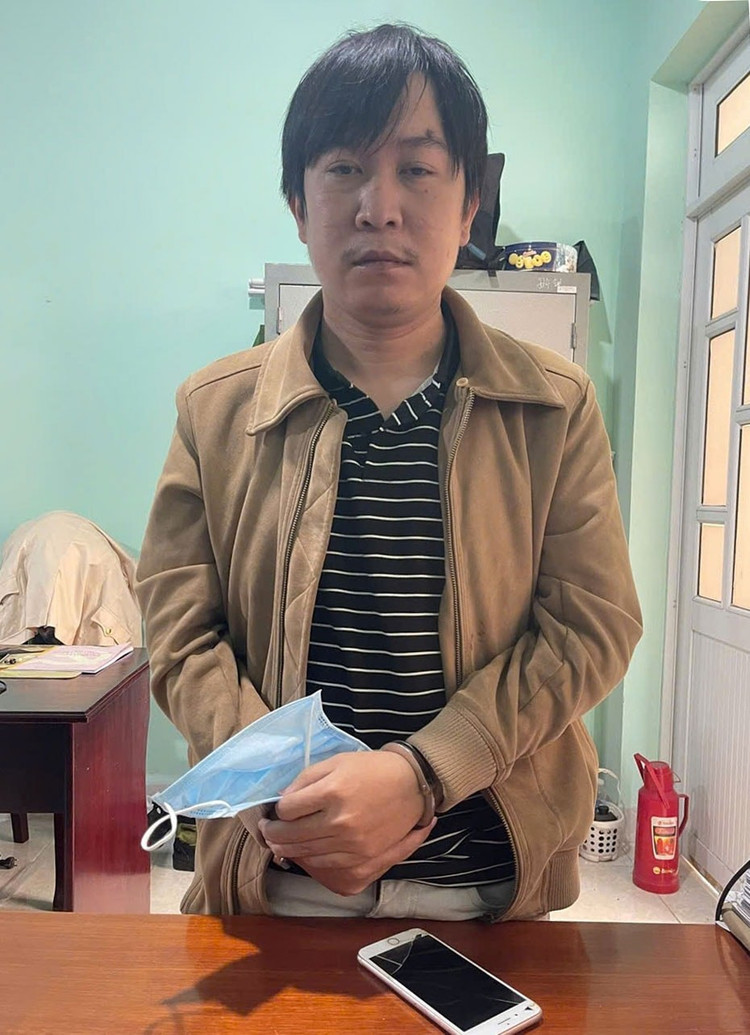 Đối tượng Trần Quốc Huy tại cơ quan Công an. doi-tuong-tran-quoc-huy-tai-co-quan-cong-an3.jpg