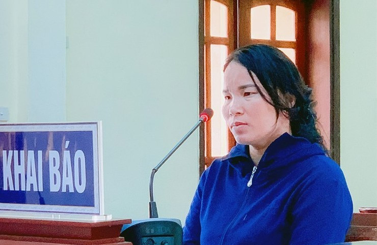 Nguyễn Thị Hoa tại phiên toà. image.jpg