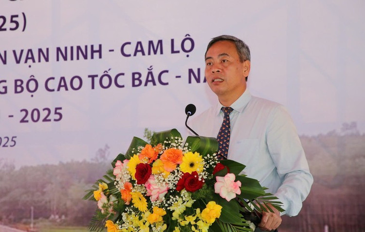 Lưu Hương z6921561478601d48771ee0030ec8ec96142cb9e482c2a-1755573372051824098377.jpg