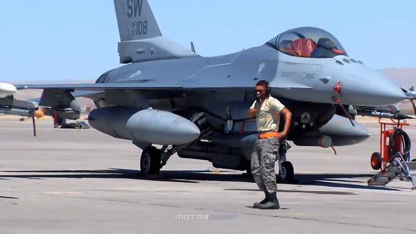 Tuy nhiên, các nước phương Tây đến nay chỉ cam kết viện trợ chưa đến 100 máy bay, trong đó phần lớn sẽ được chuyển giao trong nhiều năm tới.