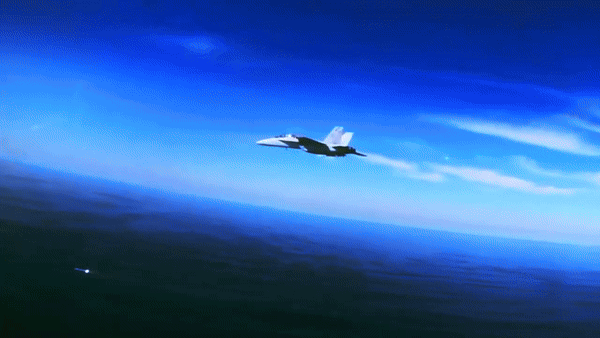 Theo thông báo từ nhà sản xuất, bom thông minh GBU-53/B StormBreaker được tích hợp vào tổ hợp vũ khí bán tự động có độ chính xác cao mang tên Golden Horde và được thiết kế để "phá vỡ mọi luật chơi".