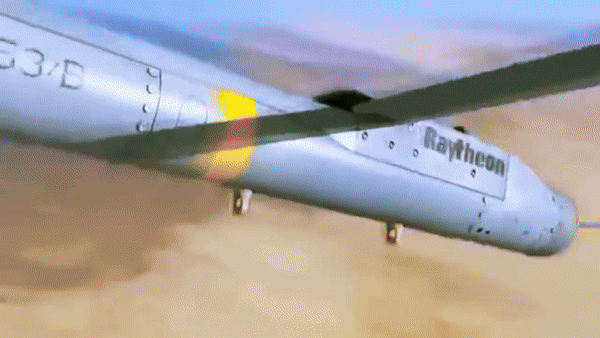 Điểm ưu việt của GBU-53/B StormBreaker đó là nó có khả năng tấn công mục tiêu cơ động trong điều kiện thời tiết xấu, nó được coi là vũ khí săn xe tăng thông minh thế hệ mới.