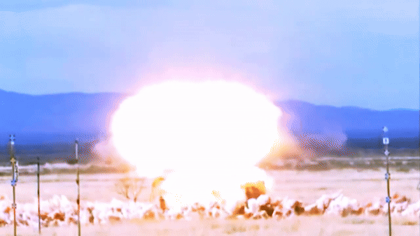 Vũ khí này có thể bay hơn 45 dặm (72 km) để tấn công các mục tiêu di động, giảm thời gian bay lãng phí để tránh tiến vào khu vực phòng không nguy hiểm.