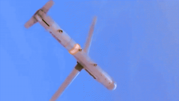 Bên cạnh đó, vũ khí này cũng có thể được dẫn đường thông qua bám chùm tia laser hoặc hệ thống định vị toàn cầu GPS để tăng khả năng đánh trúng mục tiêu.