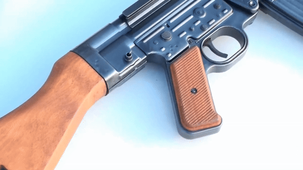 Dù ra đời quá muộn và không thể làm thay đổi kết cục của cuộc chiến, Stg-44 đã thực sự làm thay đổi ngành thiết kế súng trường của thế giới.