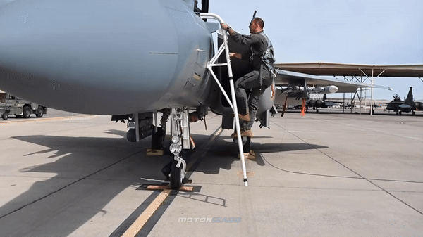 Quyết định đầu tư vào F-15EX của không quân Mỹ cho thấy một chiến lược rộng hơn nhằm duy trì ưu thế trên không và tính linh hoạt trong nhiều tình huống chiến đấu khác nhau.