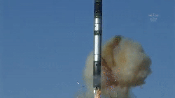 Theo các nguồn tin của Nga, tên lửa RS-28 Sarmat là tên lửa đạn đạo liên lục địa [ICBM] được thiết kế để thay thế hệ thống R-36M Voevoda đã cũ, được NATO gọi là SS-18 Satan.