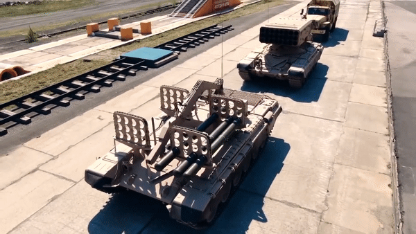 Phiên bản TOS-1A nâng cấp được thiết kế với ống phóng dài hơn.