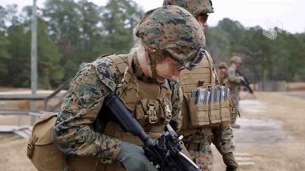 Sự khác biệt chính của HK416 so với M4 của Mỹ là cơ cấu trích khí.