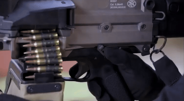 Trong khi quân đội Mỹ và Anh cũng đang tiến hành thử nghiệm và đánh giá trước khi biên chế dòng súng máy này.