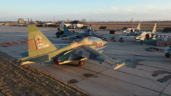 Địa điểm không được tiết lộ nhưng nhiều khả năng là Căn cứ Không quân Lida, nơi có hạm đội Frogfoot của Belarus.