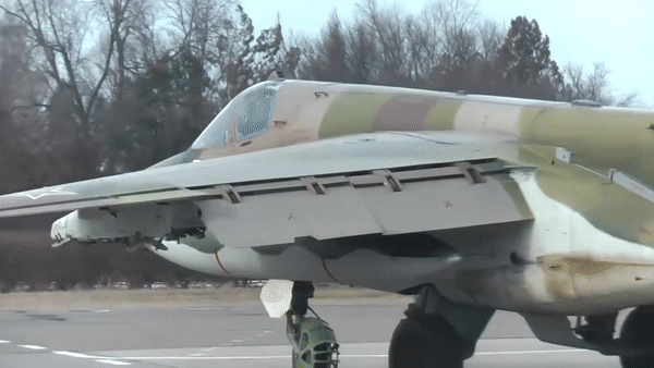 Hiện nay Nga vẫn là nước đang vận hành phi đội Su-25 lớn nhất thế giới với hàng trăm chiếc.