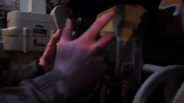 Ngoài ra xe cũng trang bị một hệ thống tạo/phun khói động cơ.