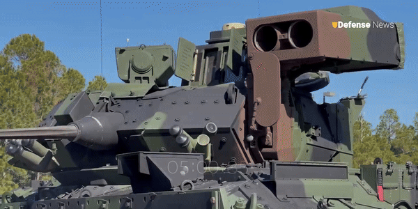 Bệ phóng tên lửa TOW được lắp ngay trên tháp pháo. Cơ số đạn của tên lửa chống tăng TOW ở thế sẵn sàng chiến đấu là 2 quả. Ngoài ra còn một số quả tên lửa được dự trữ bên trong xe.