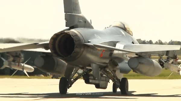 "Ngay lúc này, tiêm kích F-16 đang được chuyển từ Đan Mạch và Hà Lan tới Ukraine", Ngoại trưởng Mỹ Antony Blinken phát biểu tại hội nghị thượng đỉnh kỷ niệm 75 năm thành lập NATO ở Washington hôm 10/7.