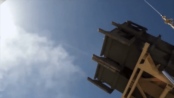 Mặt khác, Mỹ và Đức cũng là những bên viện trợ lớn nhất cho Ukraine, nên Kiev vẫn phải tuân theo nguyên tắc của Washington và Berlin đặt ra, mà hiện tại cả Đức và Mỹ đều chưa cho phép Ukraine sử dụng khí tài của mình để tấn công vào lãnh thổ Nga.