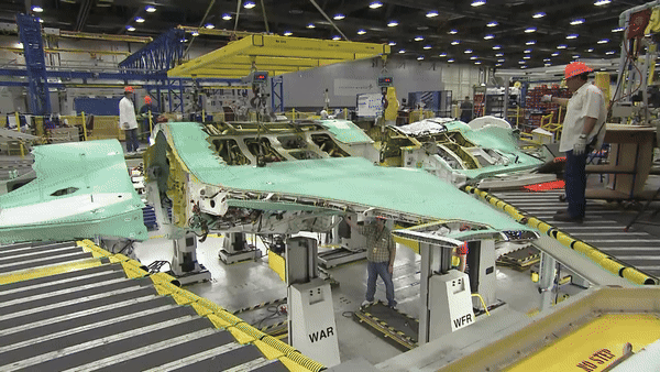 Sau khi hoàn thiện cấu hình TR-3 nhà sản xuất sẽ tiếp tục hoàn thiện cấu hình Block 4 với nhiều tính năng mang tính cách mạng hơn cho những chiếc F-35.