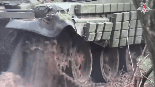 Xe tăng T-62 được Liên Xô phát triển từ đầu thập niên 1960 để đối phó mẫu FV4201 Chieftain của Anh và M60 Patton Mỹ. Những chiếc cuối cùng được xuất xưởng năm 1975.