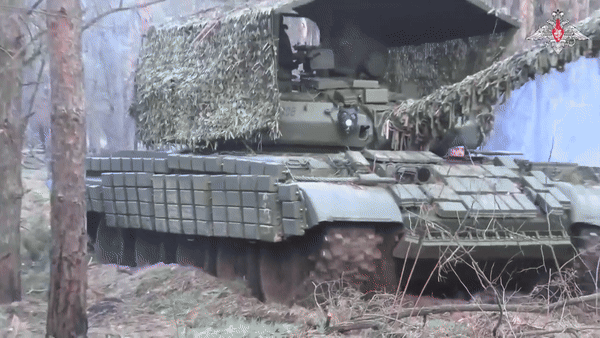 Nga đã huy động lượng lớn xe tăng T-62M cho chiến sự Đông Âu.
