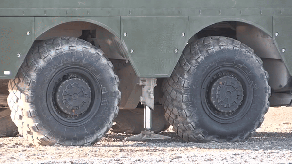 P-800 thực sự là bài toán khó trong đánh chặn tên lửa của chiến hạm thế giới khi nó được kết hợp giữa tốc độ vượt âm thanh và độ cao bay cực thấp.