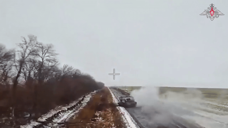 Theo dự đoán, một trong những cú đánh đã trúng vào động cơ, khiến xe tăng bất động. Trong suốt thời gian kíp lái ở trong, không chiếc FPV nào đủ sức xuyên qua lớp giáp và gây hại cho họ, mặc dù binh sĩ Nga có thừa thời gian để kết liễu họ.