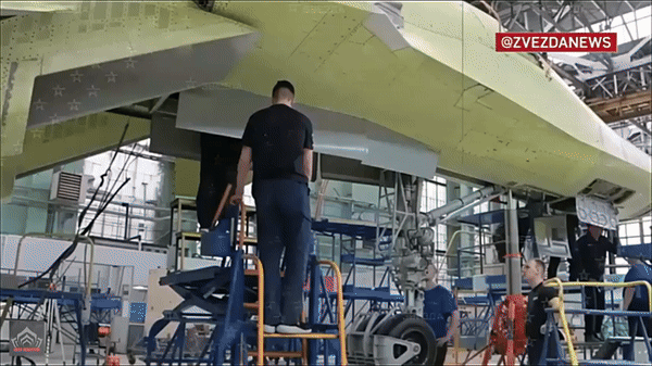 Nhiệm vụ của họ là chế tạo một khẩu pháo hàng không có hỏa lực vượt trội nhưng vẫn đáng tin cậy và đơn giản.