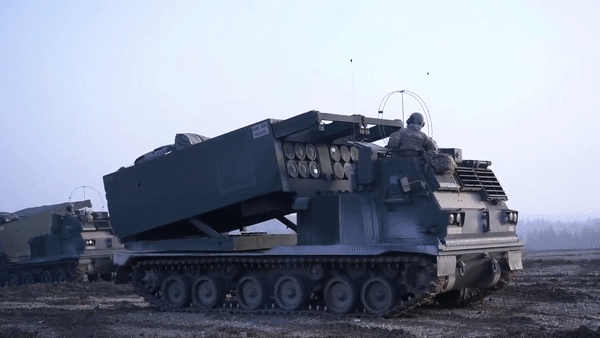 Mỹ sau đó cho ra đời phiên bản rocket M30 trang bị đầu tự dẫn và 404 bom con M85, giảm bớt sức sát thương nhưng tăng đáng kể độ chính xác với các mục tiêu cỡ nhỏ.