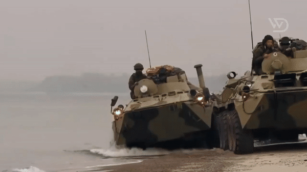 BTR-82A là phiên bản xe thiết giáp chở quân cao cấp được phát triển từ BTR-80A.