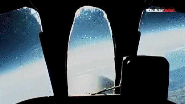 Để duy trì trần hoạt động 24.000 mét một số biến thể U-2 phải bay ở gần mức tốc độ tối đa.