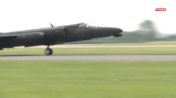 Được đánh giá là con mắt thần của Mỹ, nó được trang bị những thiết bị điện tử hiện đại.