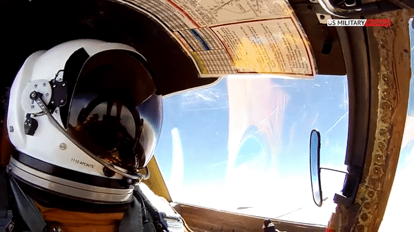 Mãi sau này khi tài liệu được giải mật cho biết, điệp viên Liên Xô đã bí mật cài thiết bị đo độ cao sai lệch khiến chiếc U-2 của Powers bay thấp hơn thường lệ, vì thế đã bị tên lửa phòng không Liên Xô bắn hạ.