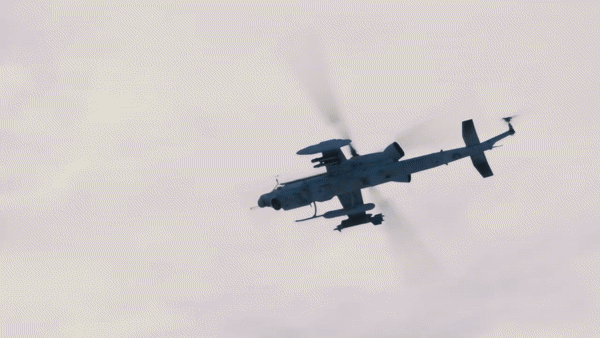 AH-1Z Viper được Bell Helicopter chế tạo cho Thủy quân Lục chiến Mỹ, là một trong những trực thăng tấn công tiên tiến nhất trên thế giới.