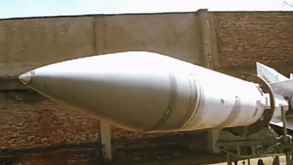 Điểm yếu của hệ thống S-200 chính là sử dụng bệ phóng cố định và radar cồng kềnh, không có khả năng cơ động trong điều kiện chiến tranh.