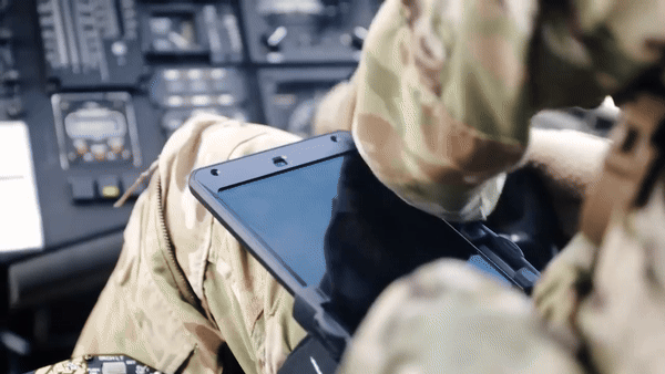 Sikorsky, hiện là công ty con của Lockheed Martin, đã công bố kế hoạch bổ sung hệ thống điều khiển tự động MATRIX vào trực thăng UH-60M. Việc tích hợp đang được thực hiện theo hợp đồng trị giá 6 triệu đô- la từ dự án nghiên cứu quốc phòng tiên tiến của Mỹ (DARPA).