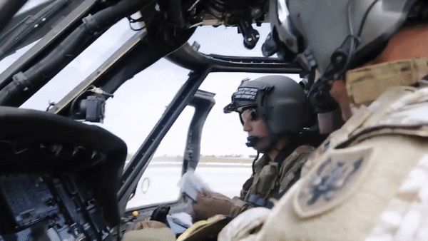 Sikorsky bàn giao phiên bản UH-60M Black Hawk đầu tiên cho quân đội Mỹ vào năm 2007. Ước tính khoảng 1.000 chiếc đã được chế tạo và đưa vào biên chế của Mỹ và đồng minh.