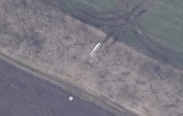 Xe chien dau bo binh cua Nga chong drone bang... “long nhim”-Hinh-7