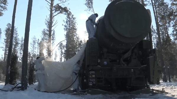 Không những vậy loại tên lửa này còn có khả năng thay đổi độ cao lẫn hướng bay một cách linh hoạt.