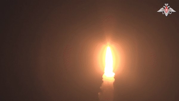 "Toàn bộ nhiệm vụ đề ra đã được hoàn thành, kết quả cho thấy tên lửa nội địa có độ tin cậy cao, bảo đảm an ninh chiến lược của đất nước", Bộ Quốc phòng Nga nhấn mạnh.