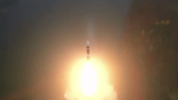 Chúng không mất nhiều thời gian nạp nhiên liệu trước khi phóng, tăng khả năng cơ động, khó bị các hệ thống trinh sát của đối phương phát hiện và có thể triển khai từ nhiều địa điểm khác nhau.