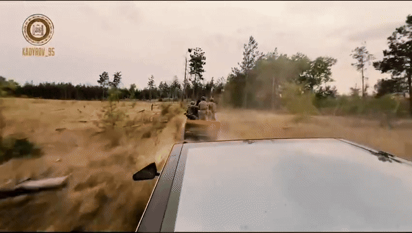 Ông Ramzan Kadyrov cho hay 2 chiếc Cybertruck mới được gửi tới Ukraine không bị ảnh hưởng bởi việc ông Musk vô hiệu hóa chiếc xe mà lãnh đạo Chechnya "được tặng".