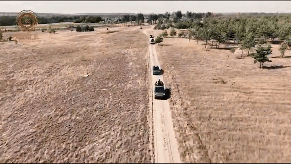 Đoạn video xuất hiện chỉ 1 ngày sau khi ông Kadyrov nói rằng ông Elon Musk, giám đốc điều hành Tesla, đã vô hiệu hóa từ xa một chiếc xe Cybertruck mà tỷ phú người Mỹ đã "tặng cho ông Kadyrov".